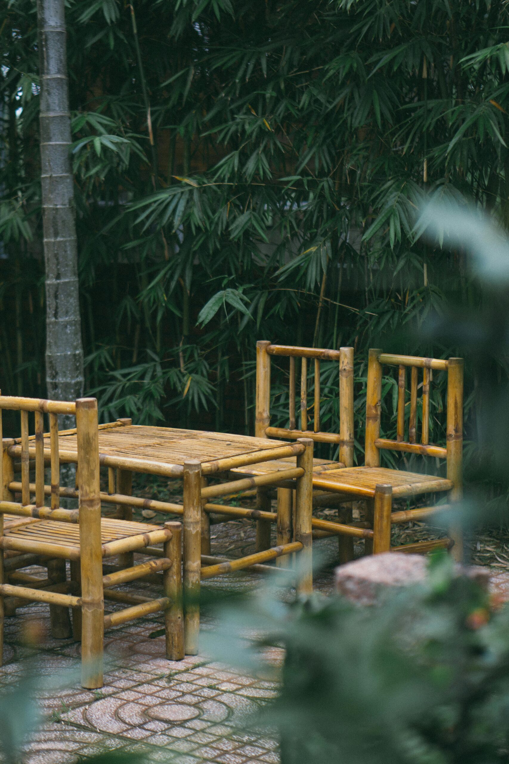 Read more about the article The Ultimate Guide to Sustainable Furniture: Making Eco-Friendly Choices for Your Home 2024